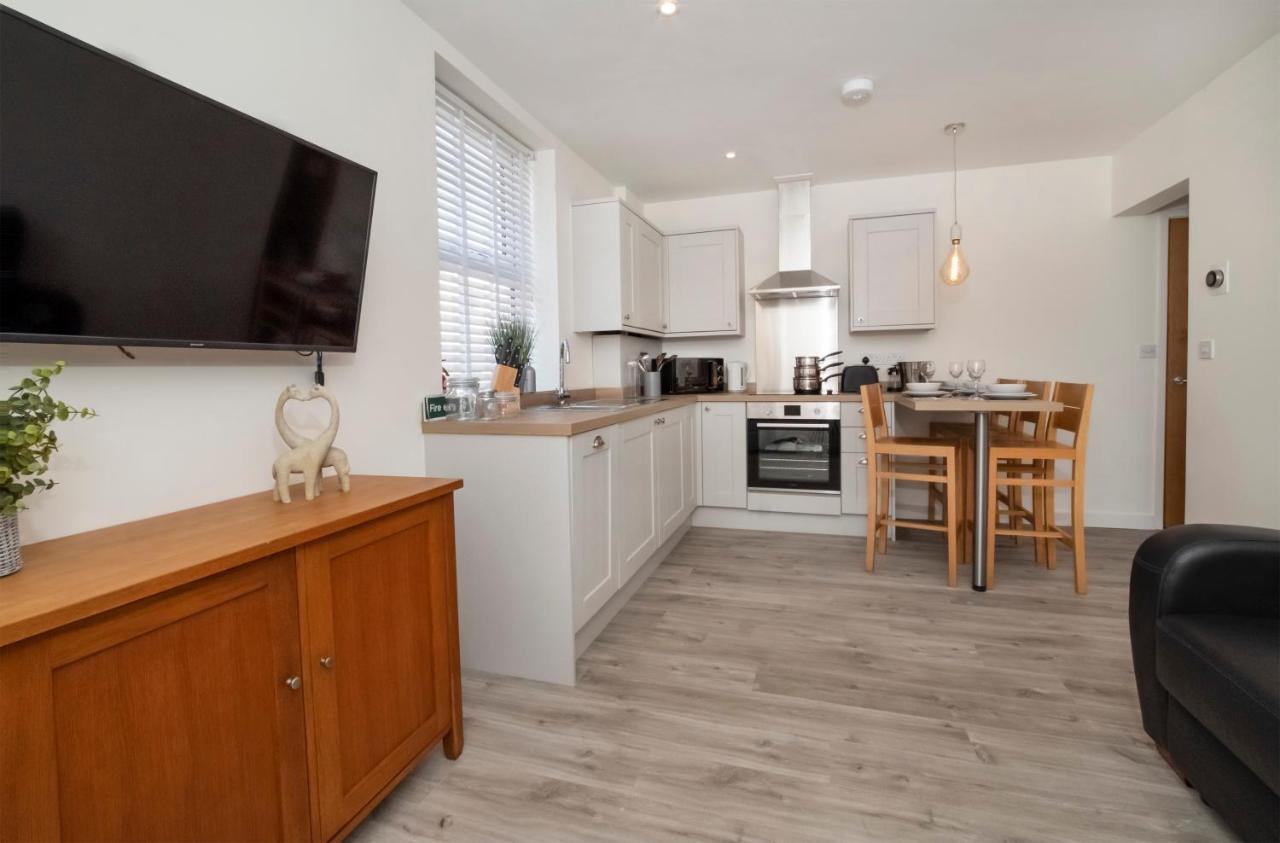Livingstone Street Apartments With Free Parking Йорк Екстериор снимка