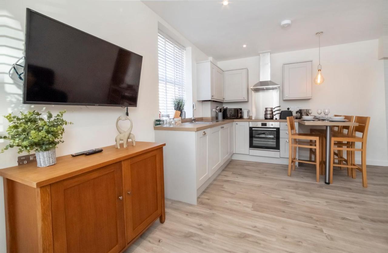 Livingstone Street Apartments With Free Parking Йорк Екстериор снимка