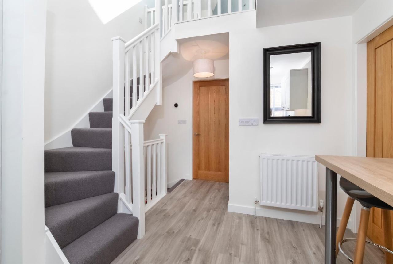Livingstone Street Apartments With Free Parking Йорк Екстериор снимка