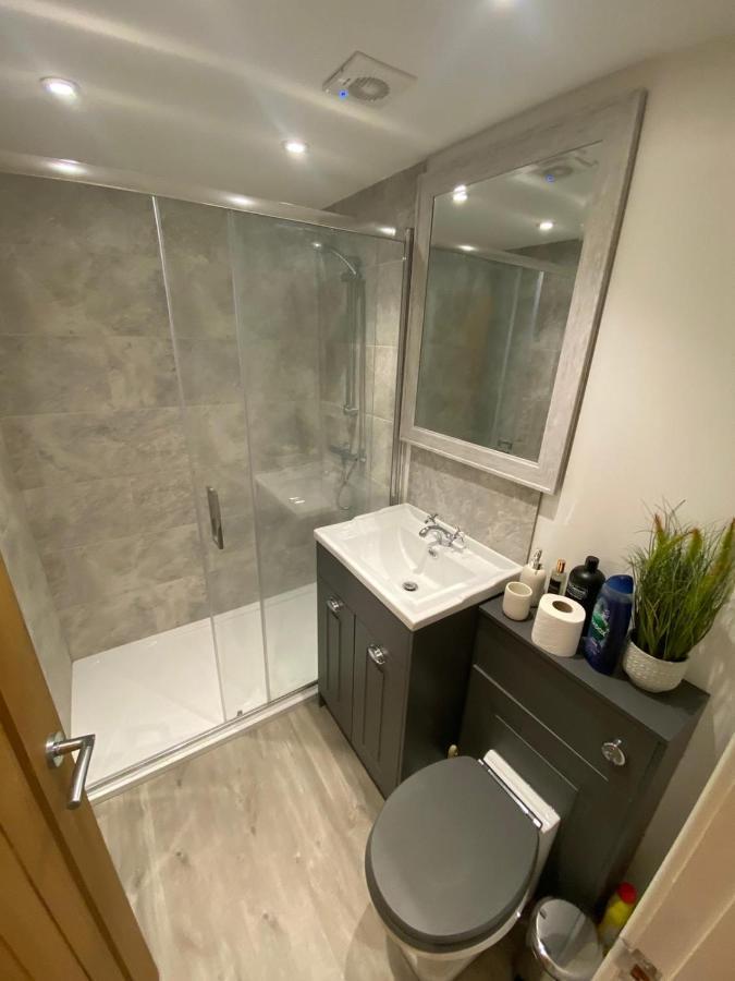 Livingstone Street Apartments With Free Parking Йорк Екстериор снимка