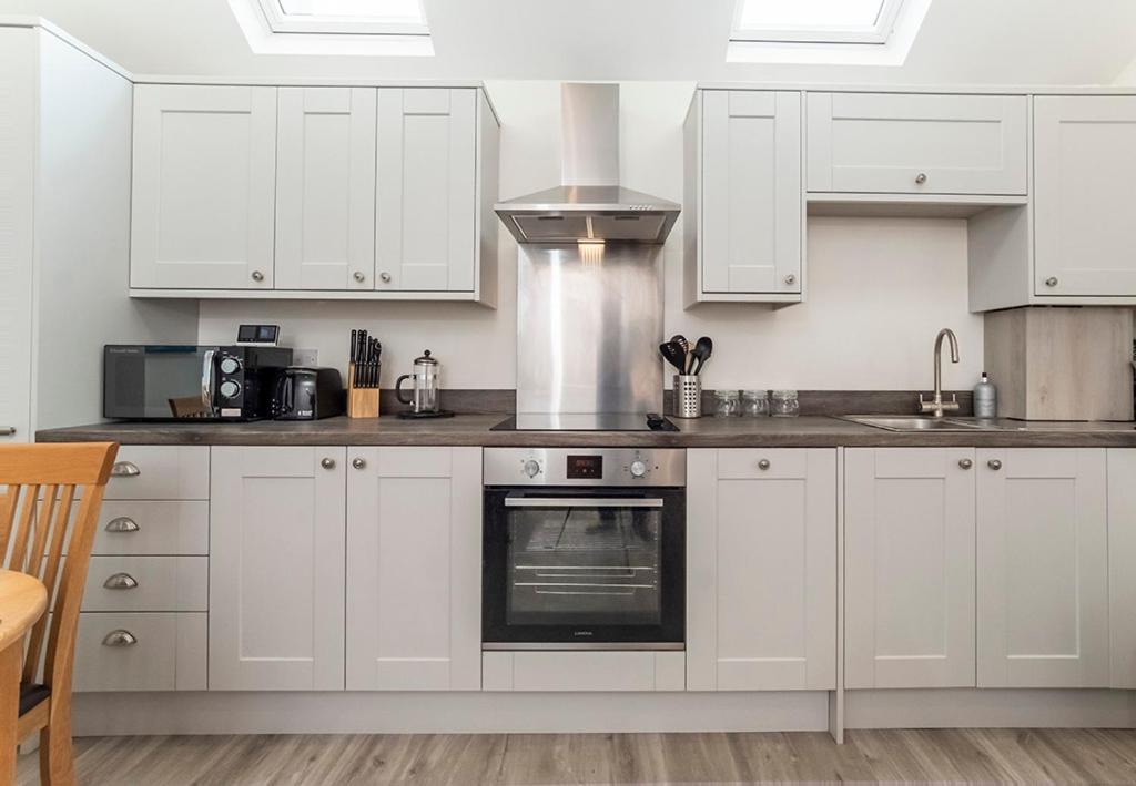 Livingstone Street Apartments With Free Parking Йорк Екстериор снимка